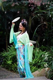 国产机器人仿真汉服视频,国产机器人演绎汉服之美